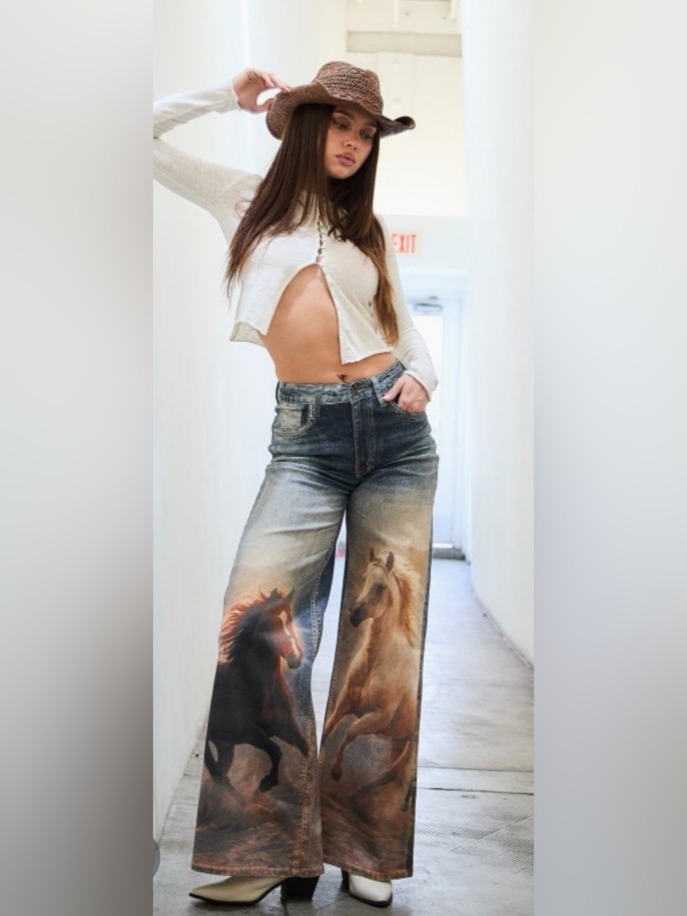 Vibrant WHITE HORSE DIGITAL PRINT WIDE LEG
JEANS - Picture 2 of 6